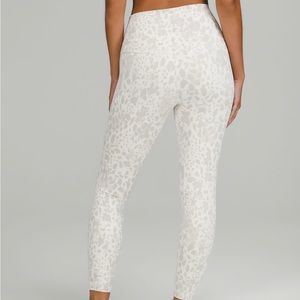 SOLD | Lululemon 25” High-Rise Align Leggings size 4